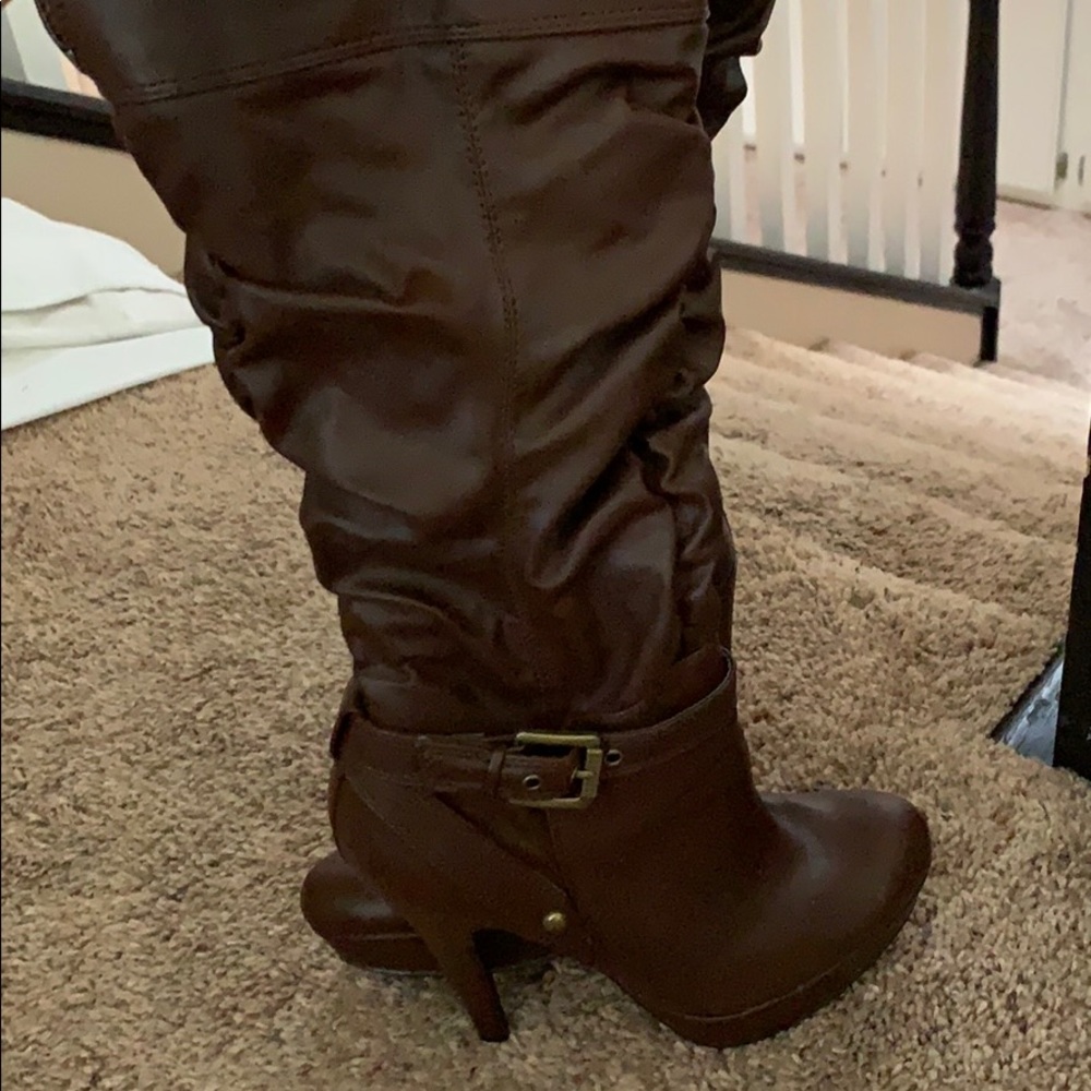 Guess boots